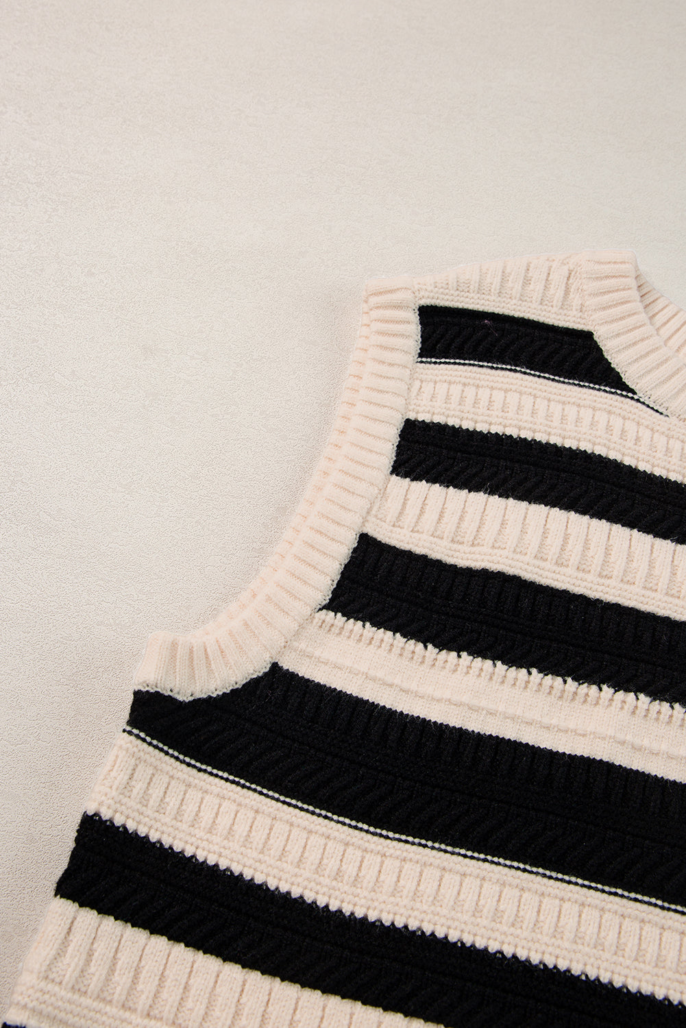 Black Stripe Ribbed Trim Knitted Sweater Vest